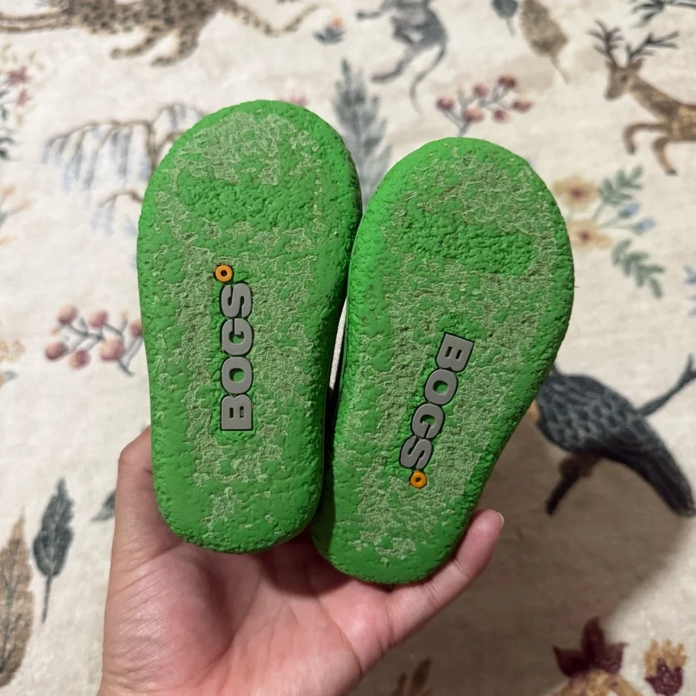 Bogs stylish comfortable