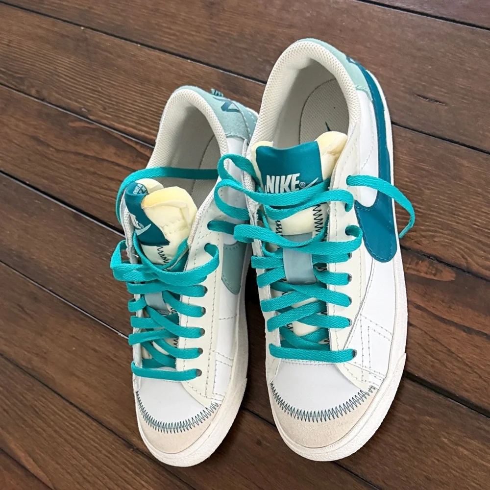 Nike women’s blazer