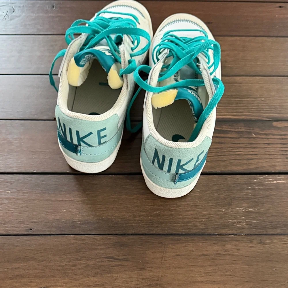 Nike women’s blazer