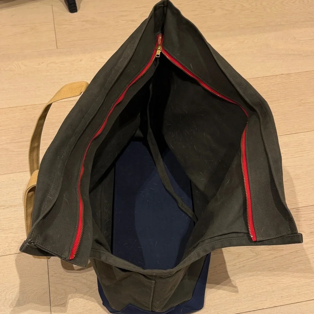 Navy and green dog tote