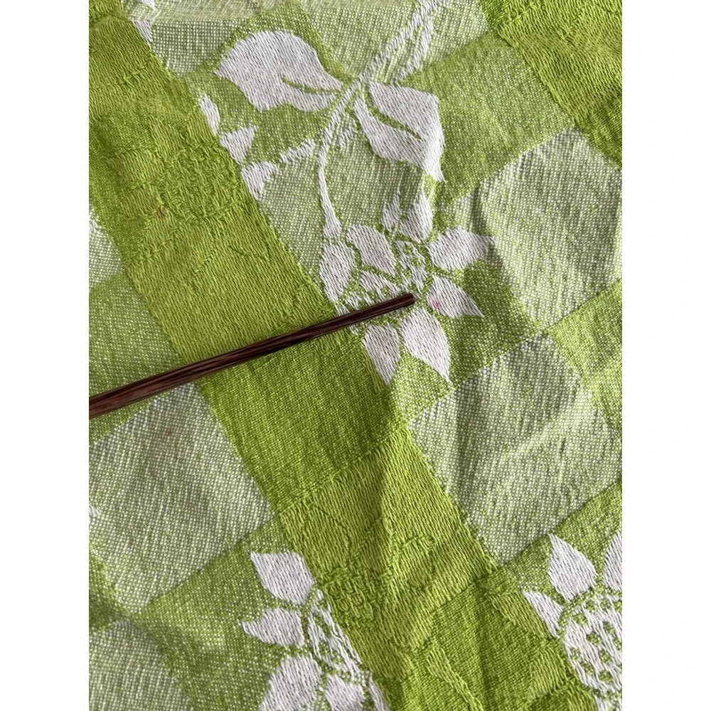 Round Tablecloth Bright Green Checkered Sun Flowers 100% Cotton