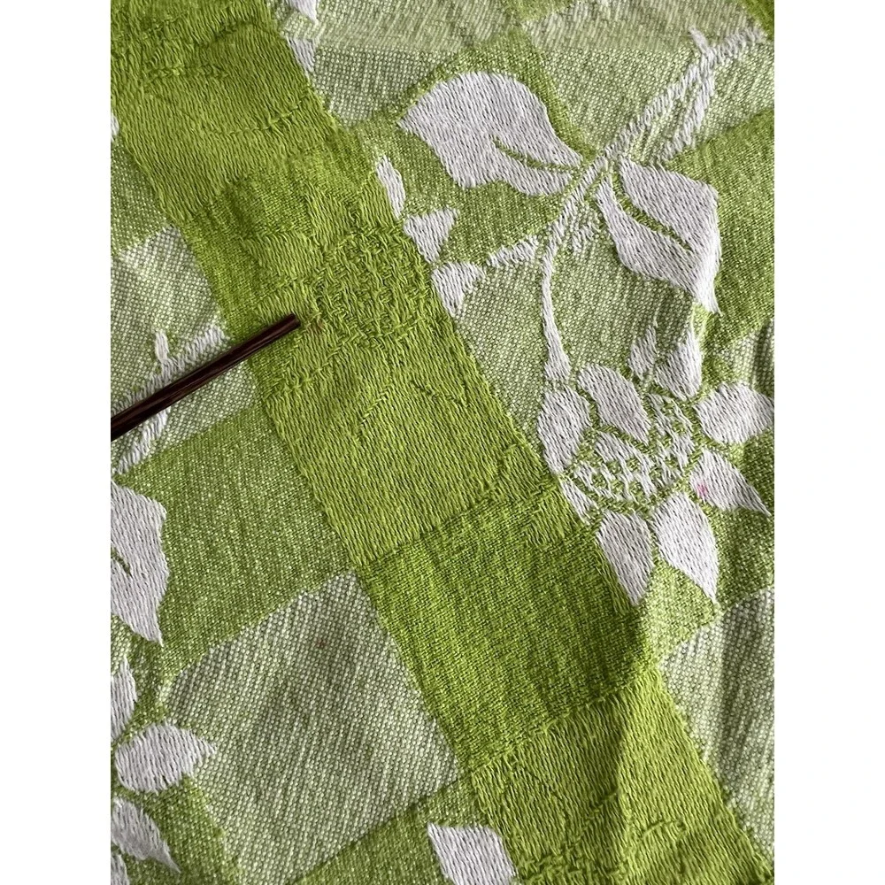 Round Tablecloth Bright Green Checkered Sun Flowers 100% Cotton