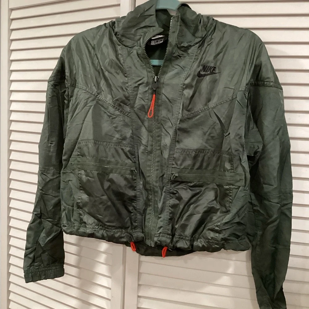 Nike chic bomber