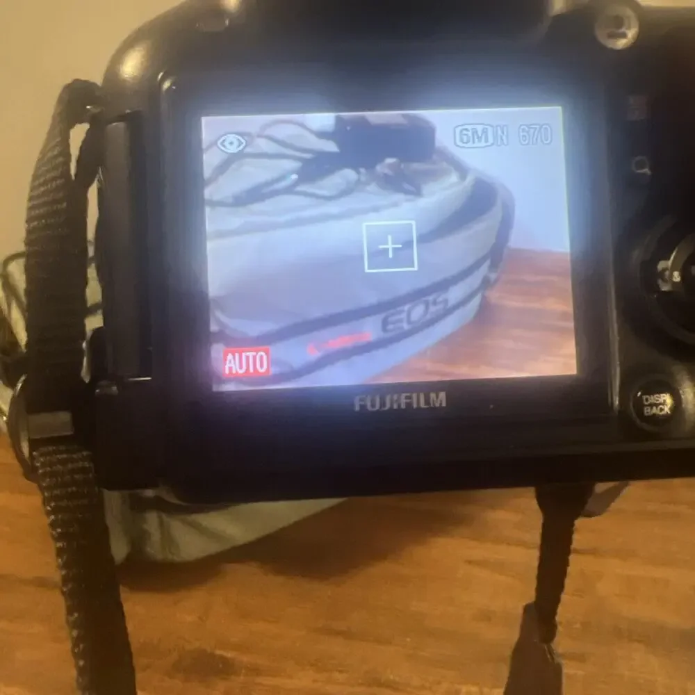 Fujifilm FinePix S Series S6000fd 6.3MP Digital Camera - Black Read W/case