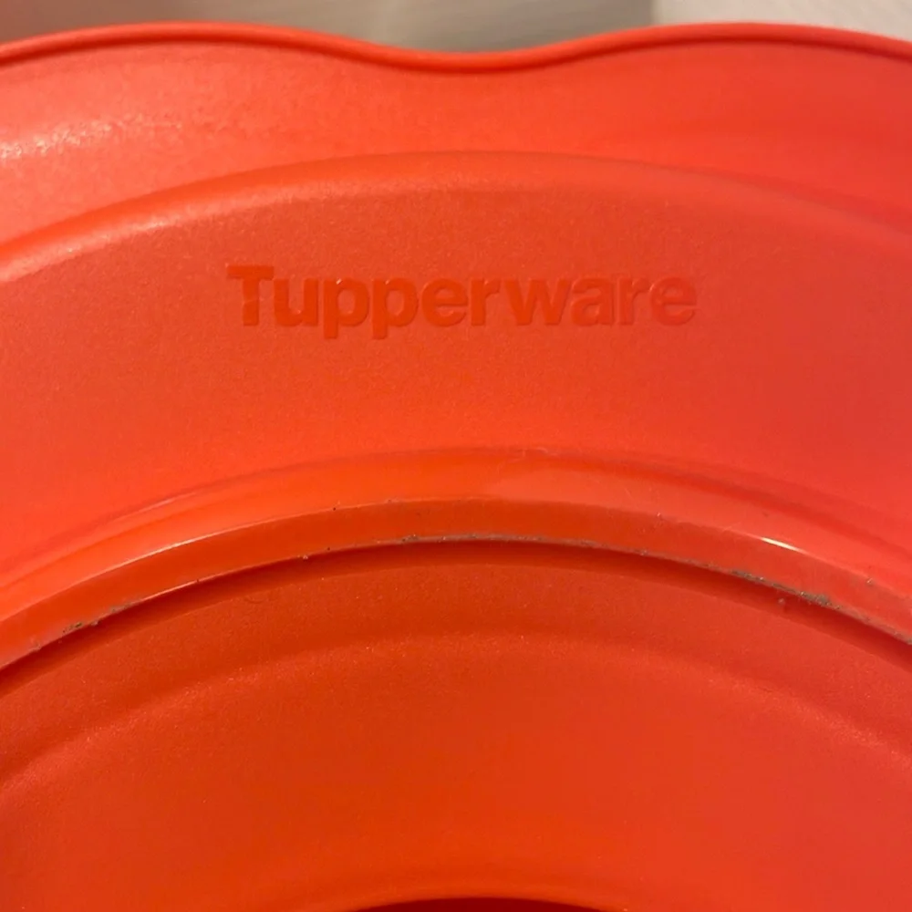 Tupperware flower shape