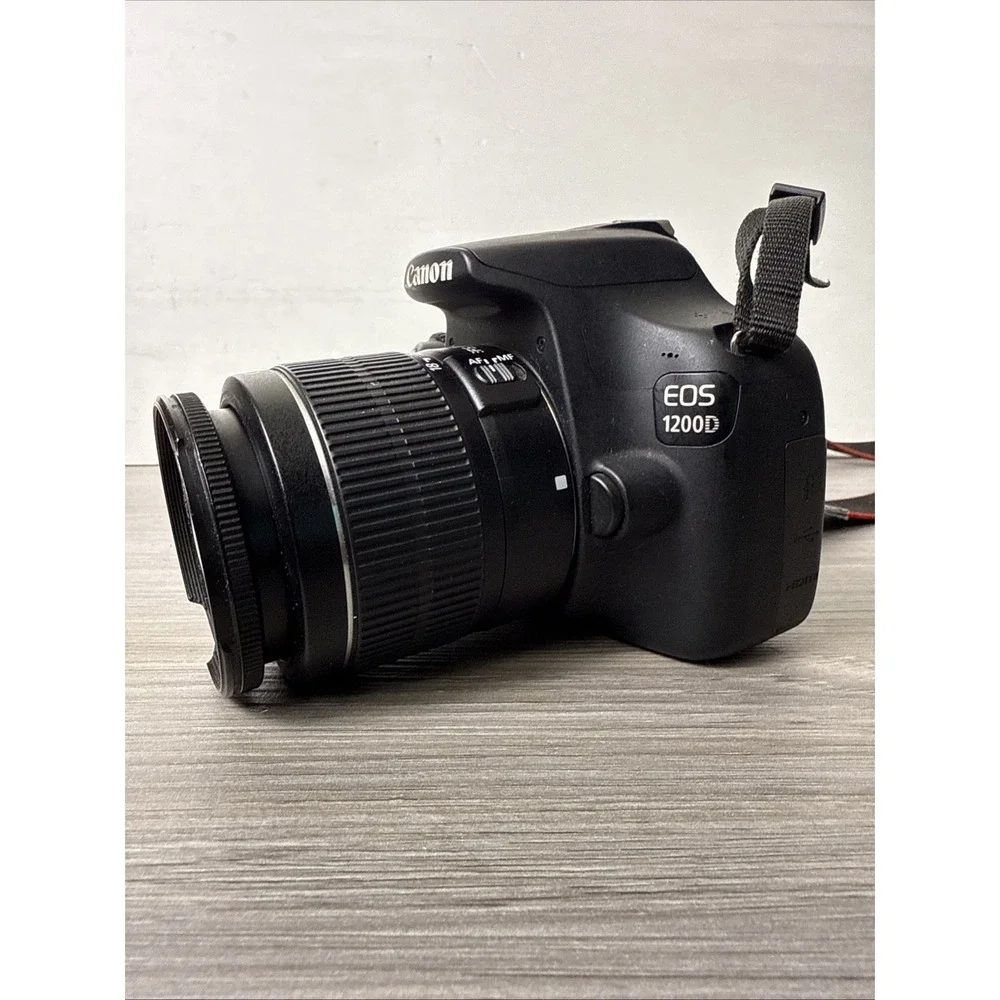 Canon EOS 1200D 18MP Digital SLR Camera EF-S 18-55mm‎ III lens, 32gb Sd Card
