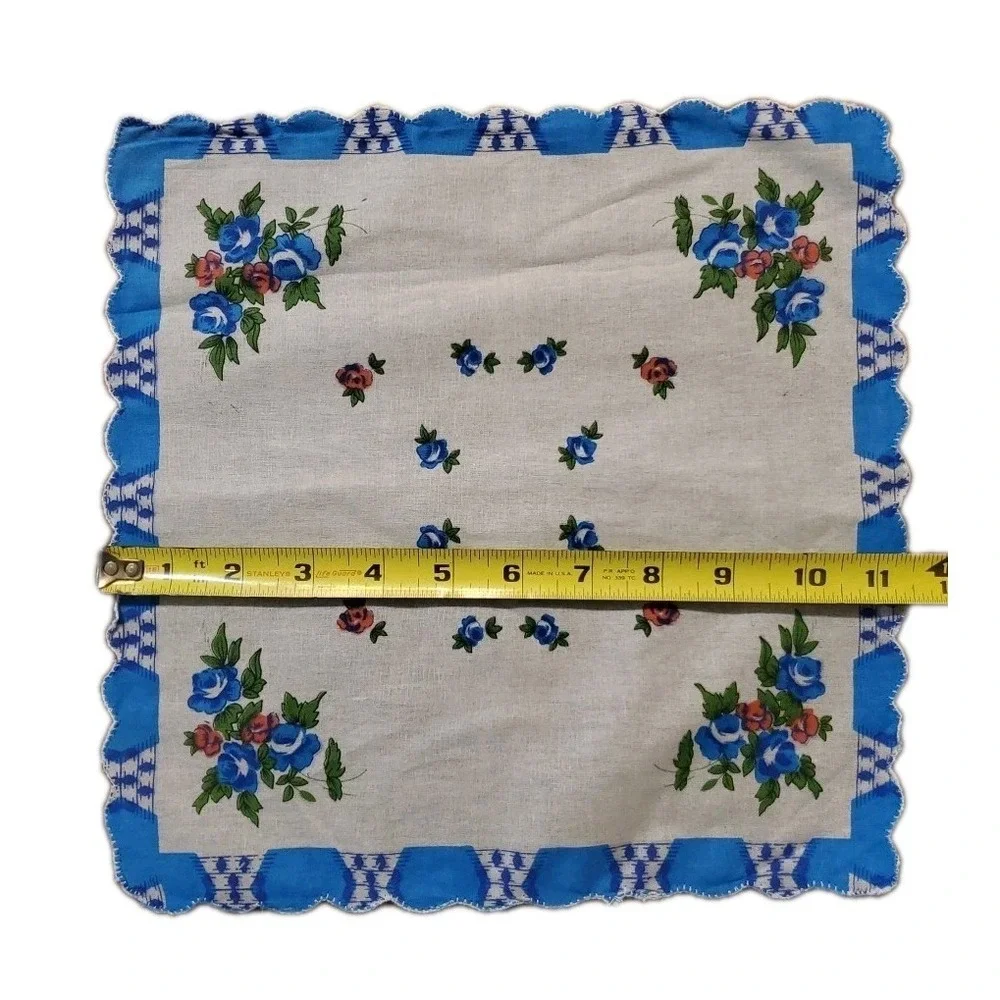 N/A blue scalloped rose