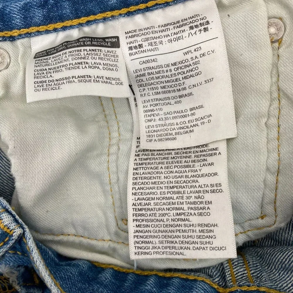 Levis size 38x32
