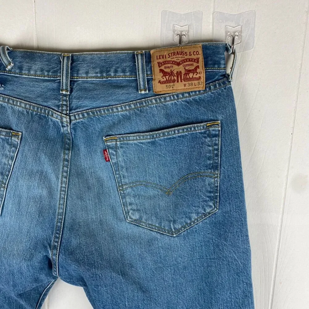 Levis size 38x32
