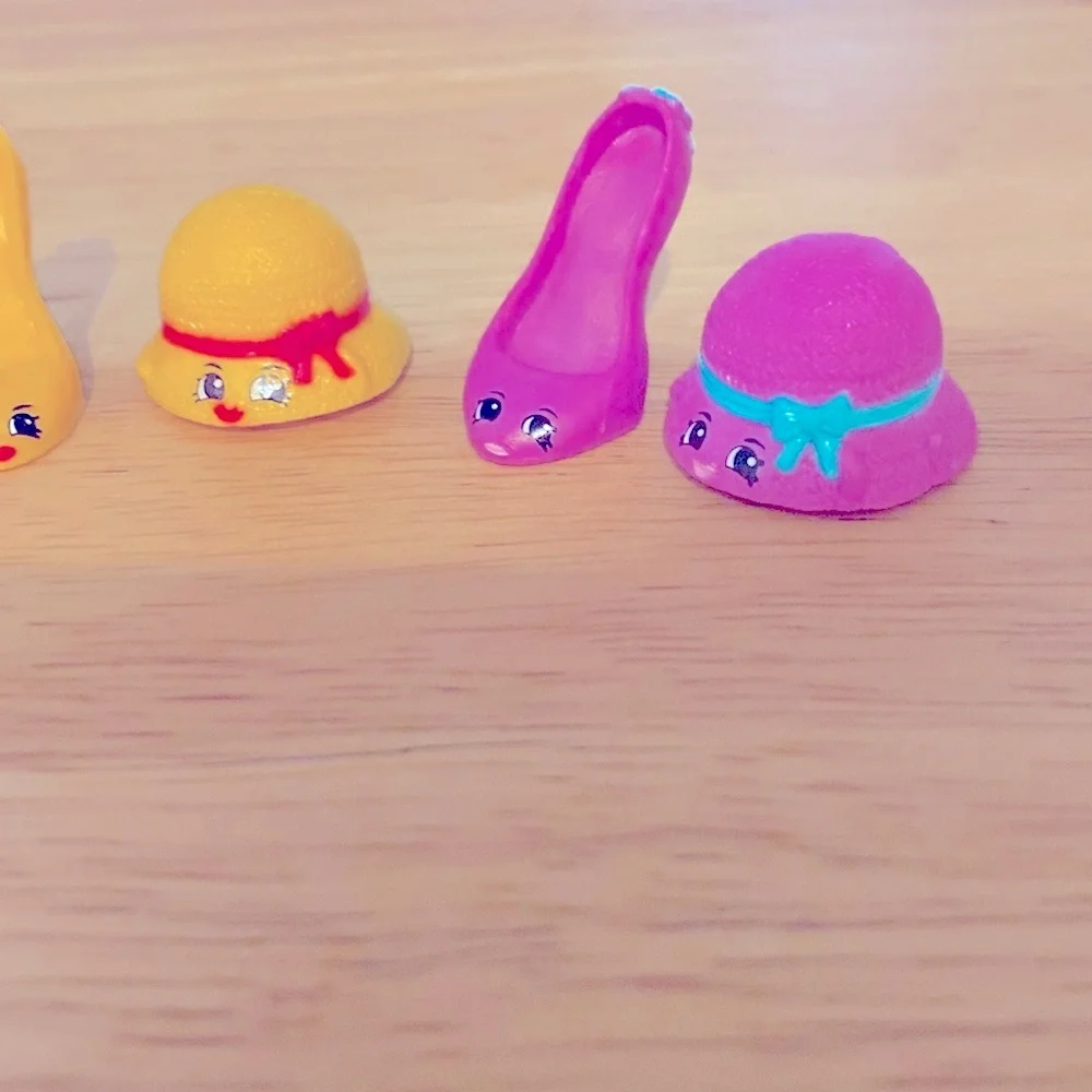 Shopkins includes pink