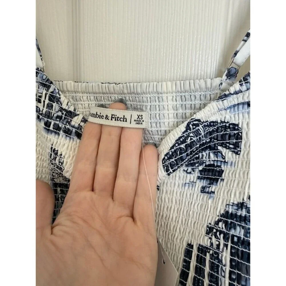 Abercrombie & Fitch never worn