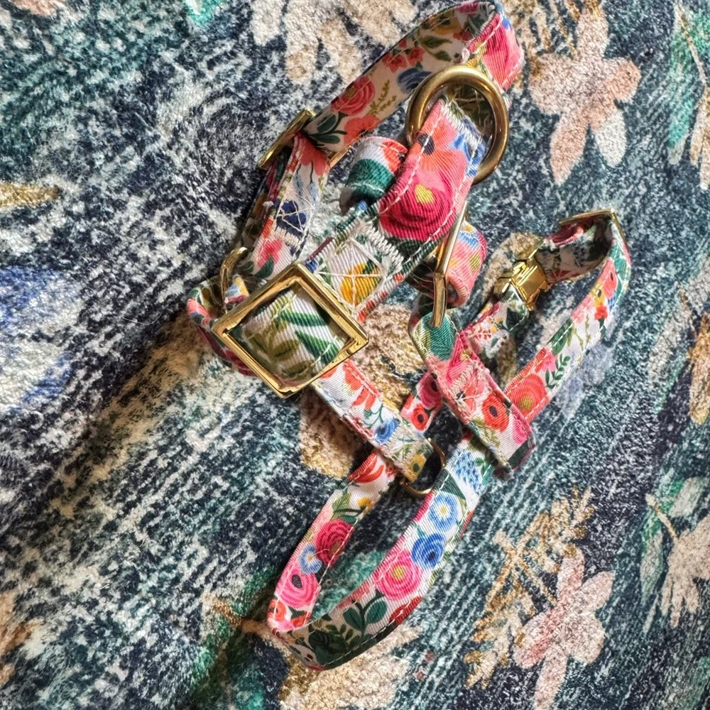 The Foggy Dog charming floral