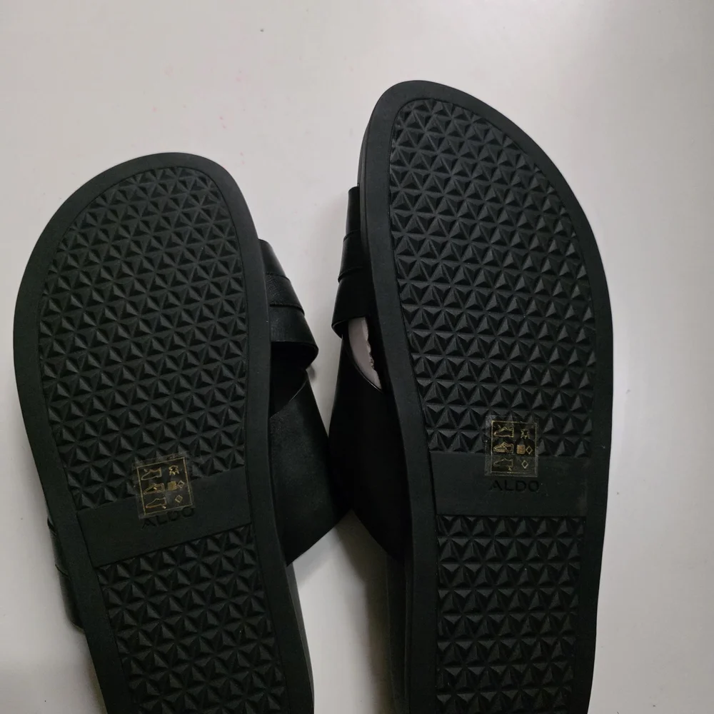 Aldo step into