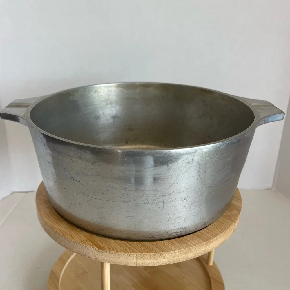 Vintage Wagner Ware Magnalite 4248-P Round Dutch Oven 5qt Stock Pot - No Lid
