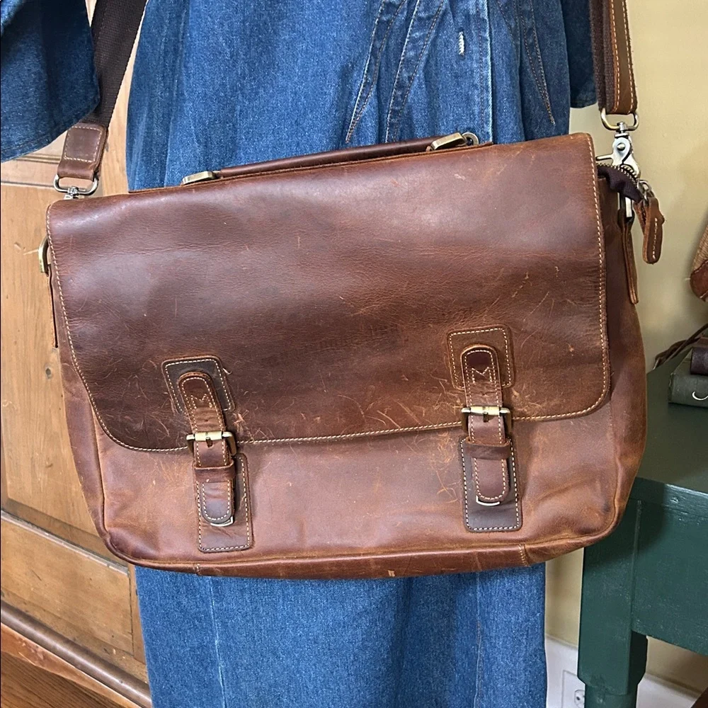 Classic Brown Leather Messenger Bag Laptop Bag