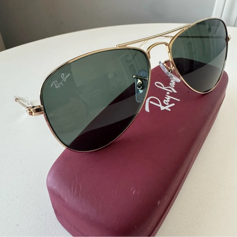 Ray-Ban classic aviator