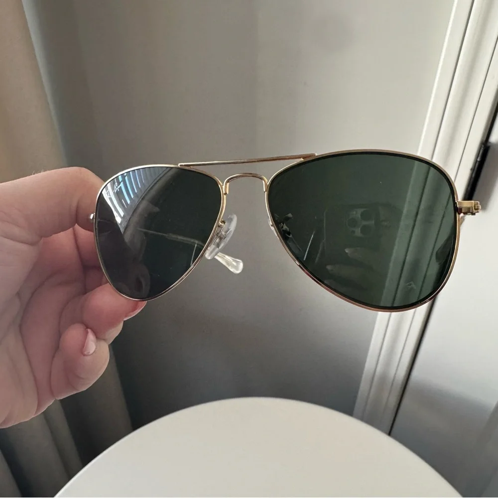 Ray-Ban classic aviator