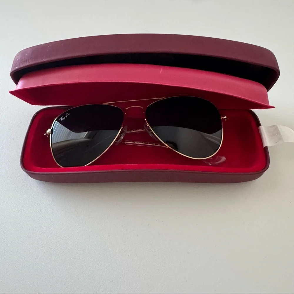 Ray-Ban classic aviator
