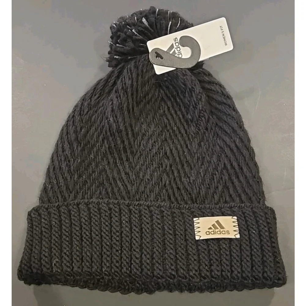 Adidas Twilight 4 Ballie Womens White Black Pom Knit Beanie Hat OSFM NWT (C-31