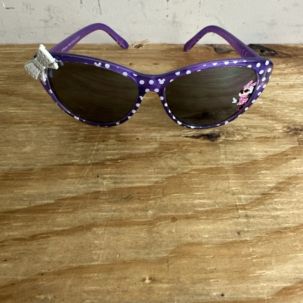 Disney‎ Dark Purple Minnie Mouse girls sunglasses w/ bow White polka dots