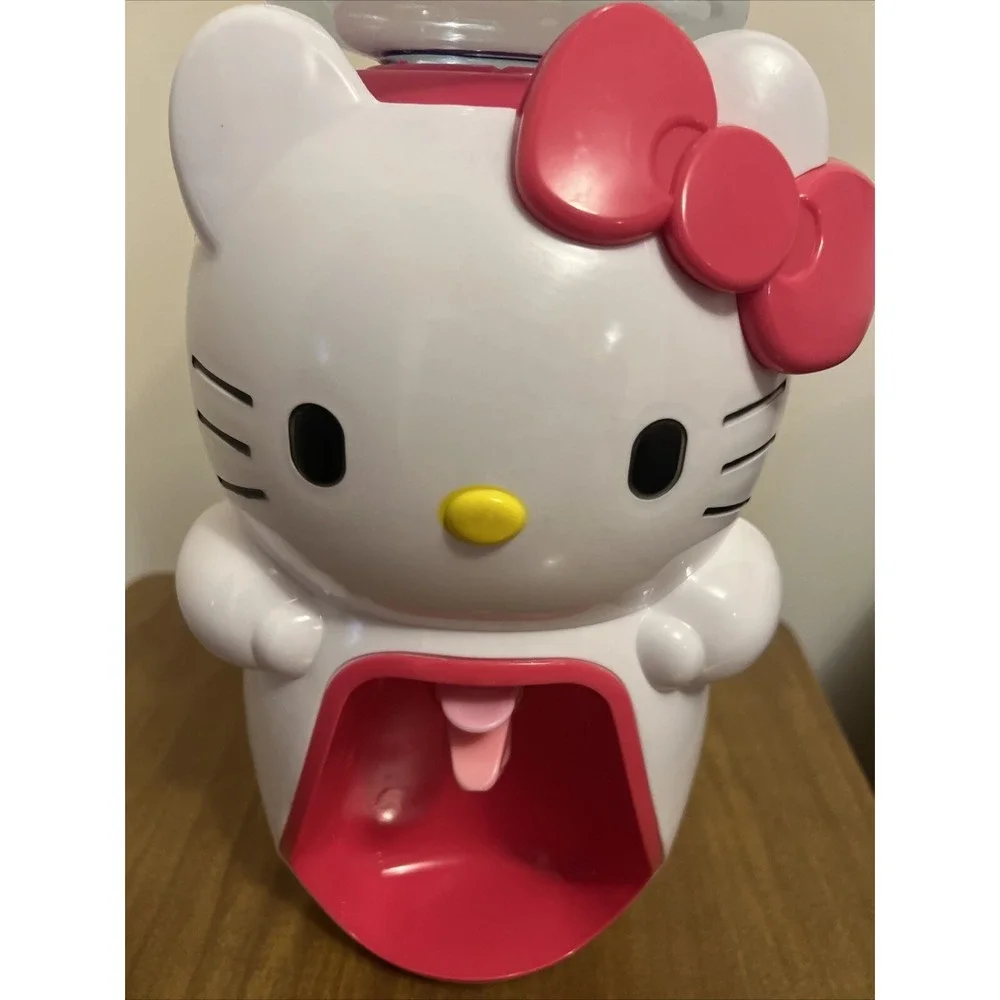 Hello Kitty collectible hello