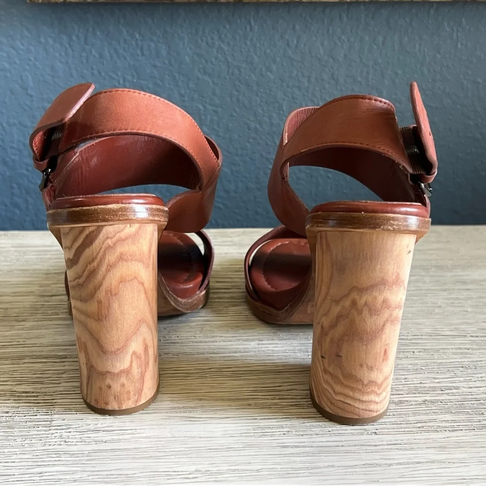 Vince Haley Tan Leather Block Heel Sandals