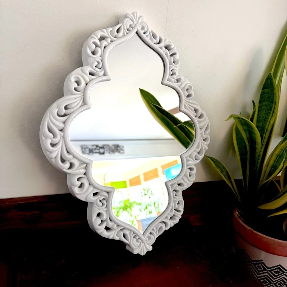 White Victorian Vintage Style Mirror Ornate Wall Hanging Heavy Plastic 10x14”