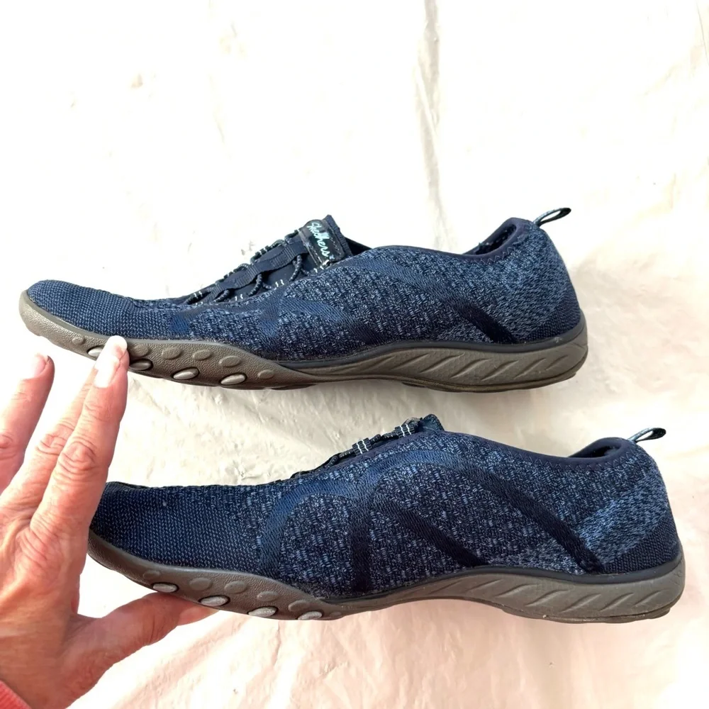 Skechers women photos