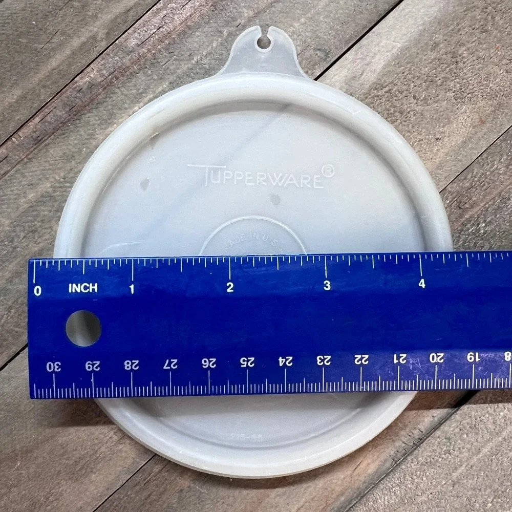 Tupperware clear round