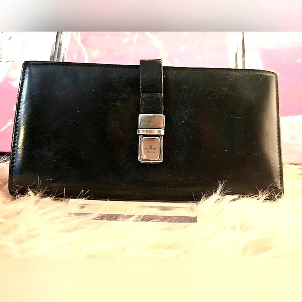 🇮🇹 GUCCI Long Wallet Vintage Bi-Fold: Black Leather & Silver Detailing 🖤