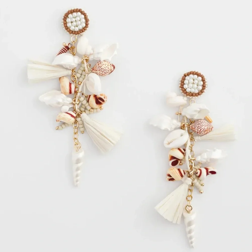 Chicos cascading shells—conch