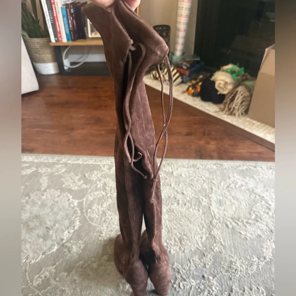 Stuart Weitzman off size