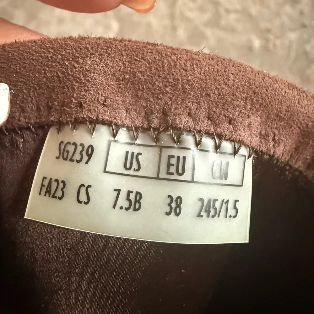 Stuart Weitzman off size