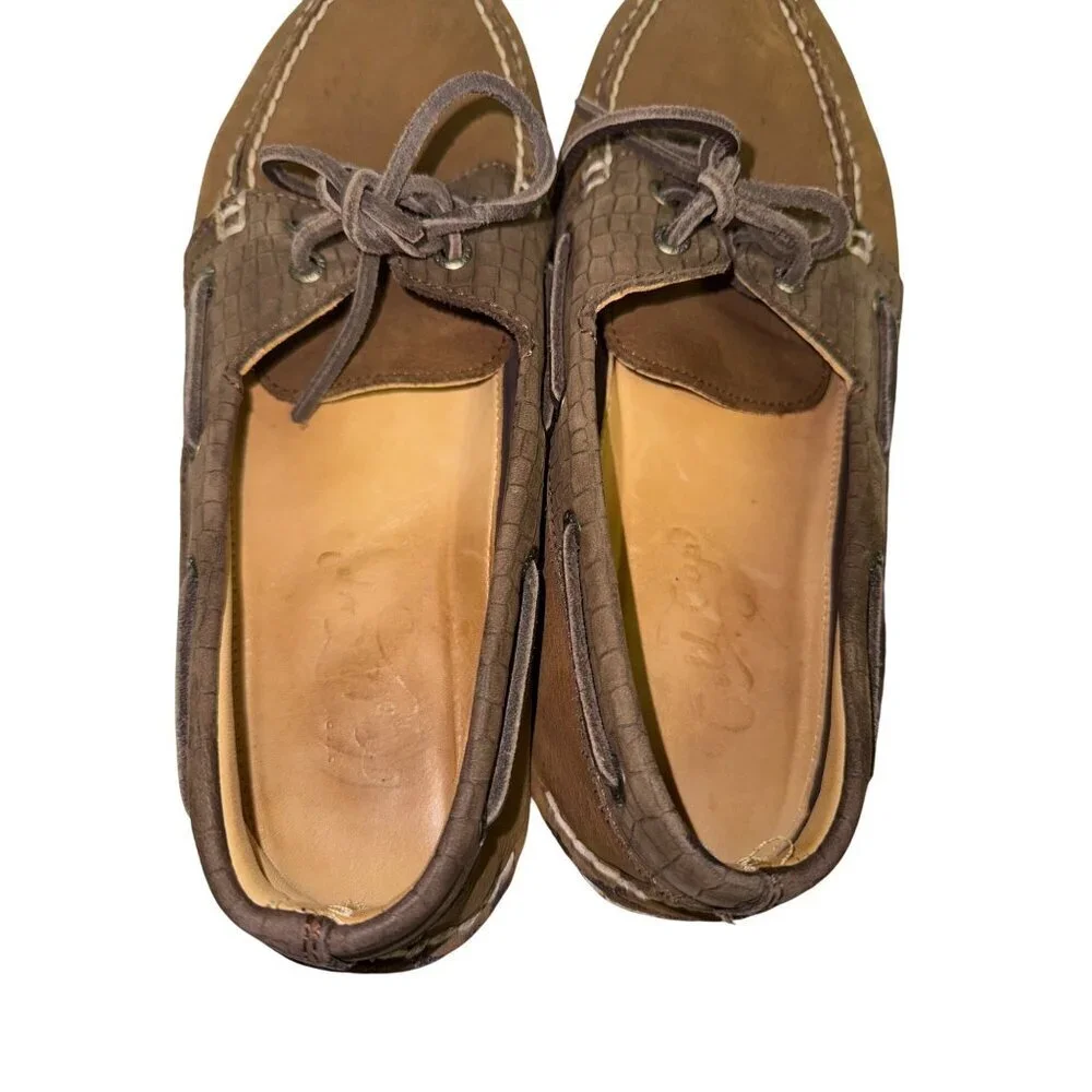 Sperry features two