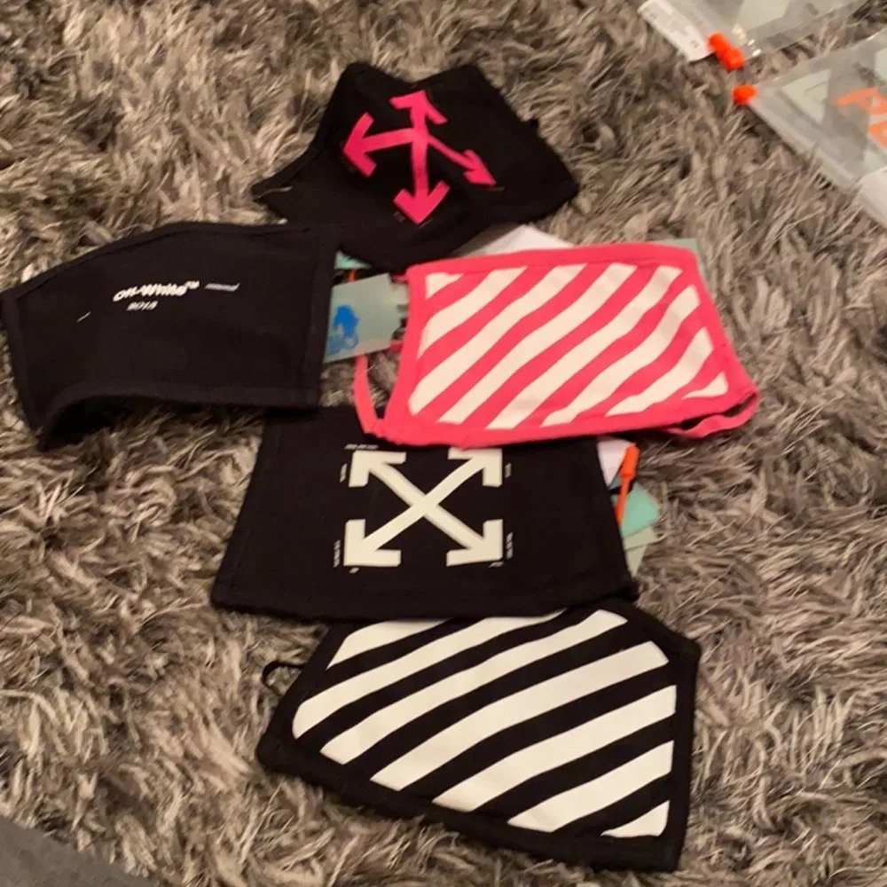 Off-White black mask