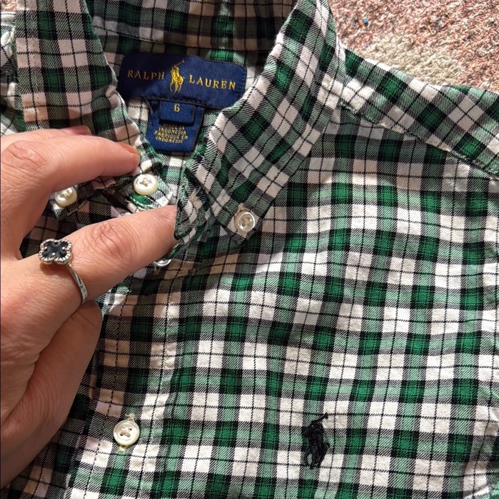 Brooks Brothers explore our