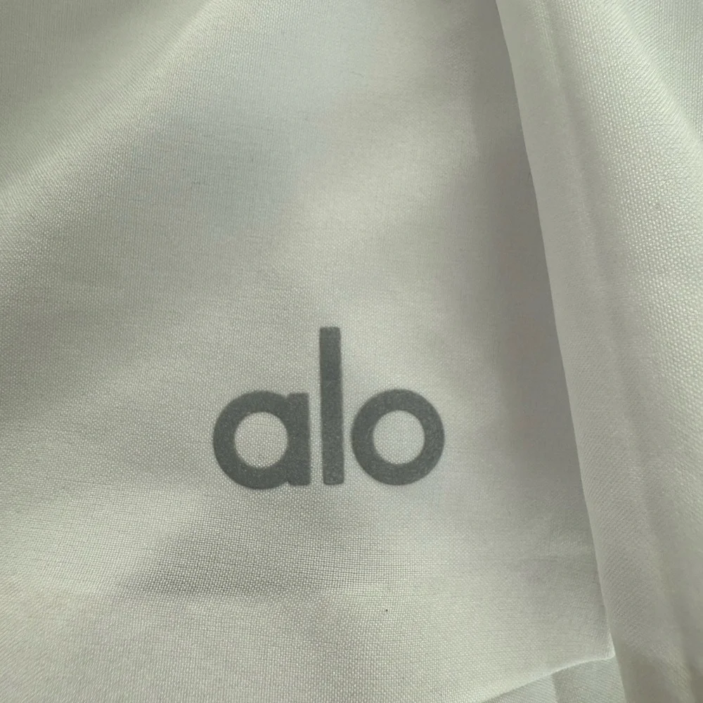 ALO Yoga elevate your