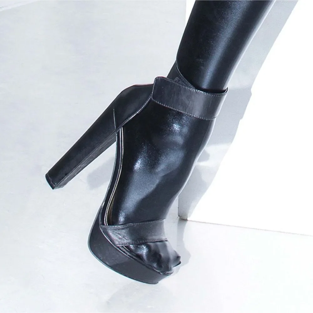 Coquette step into