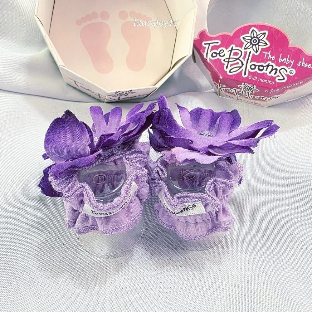Toe Blooms toe blooms