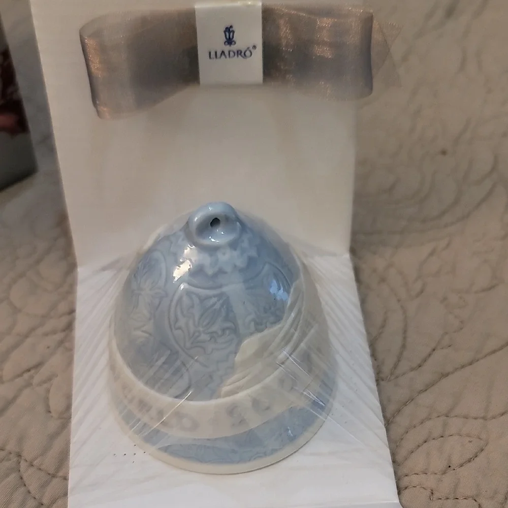 Lladro charming piece