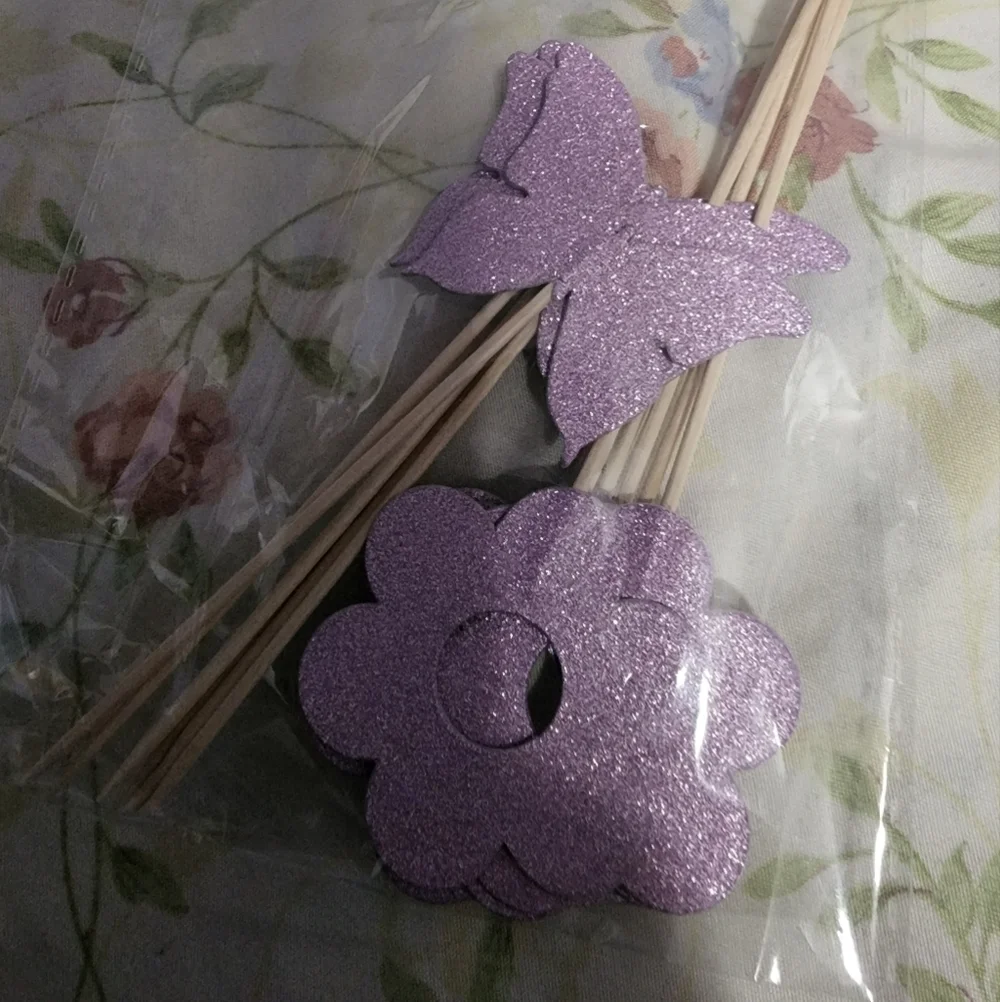 N/A cake topper