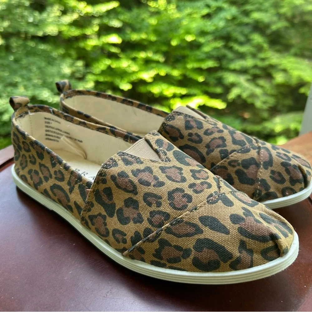 N/A walk wild