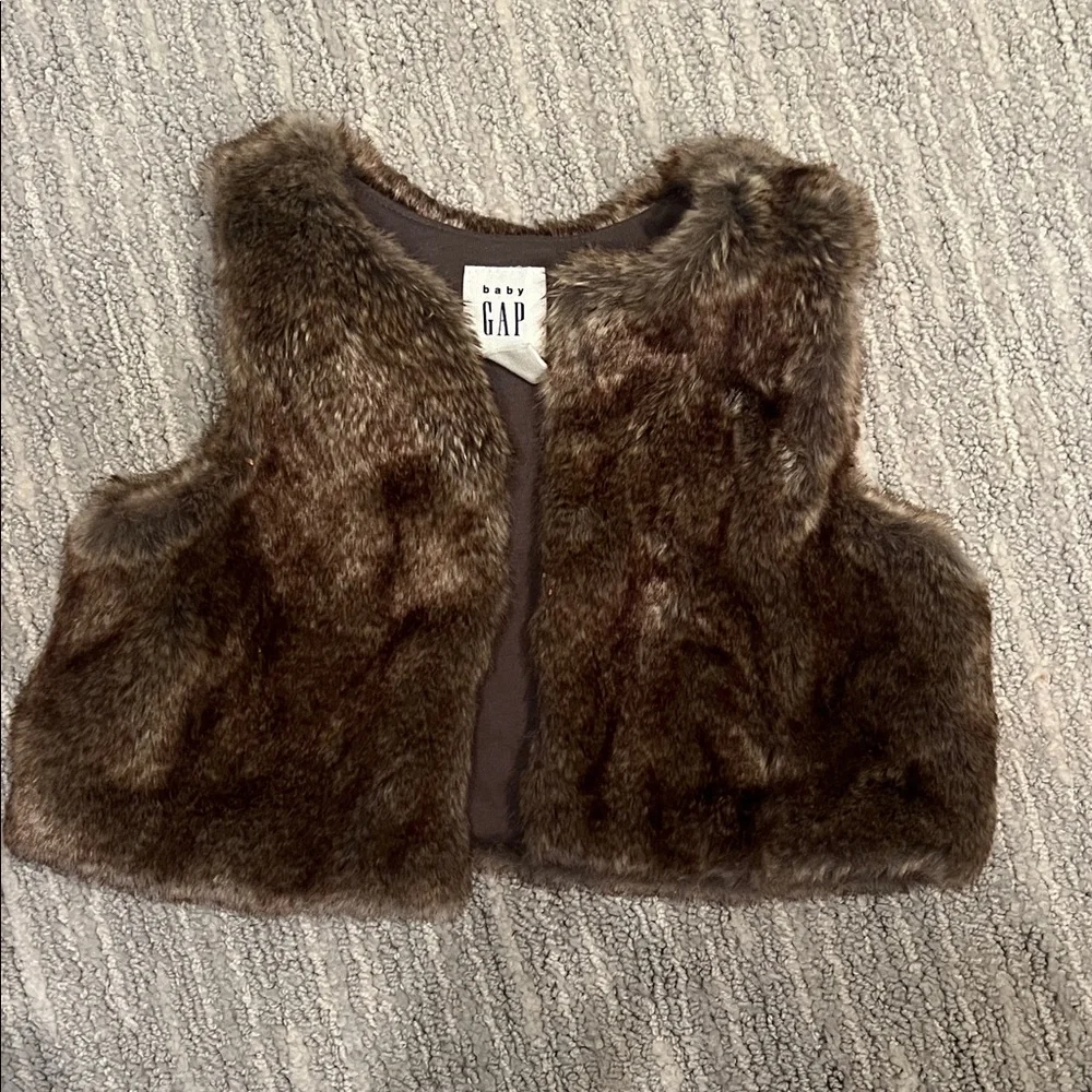 Gap Baby Girl Brown faux fur vest 6-12M