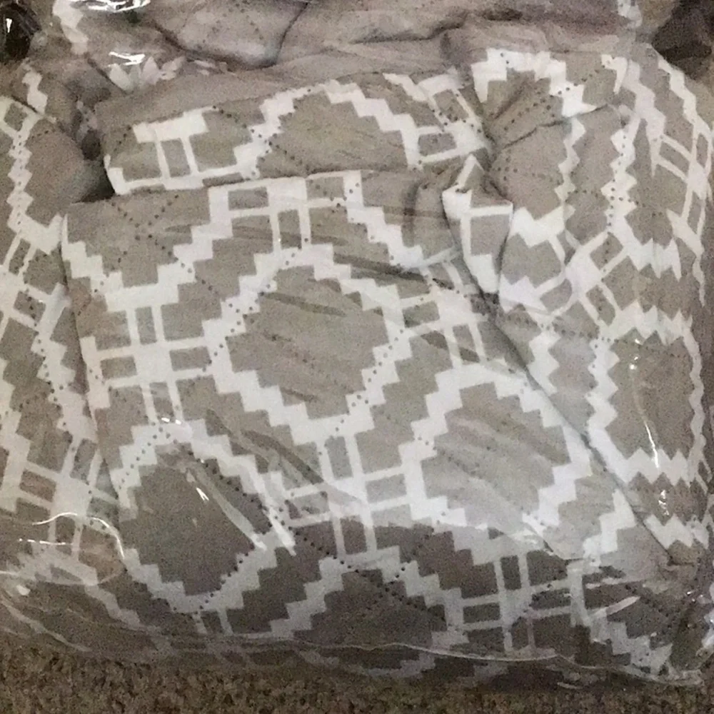 N/A beige sofa