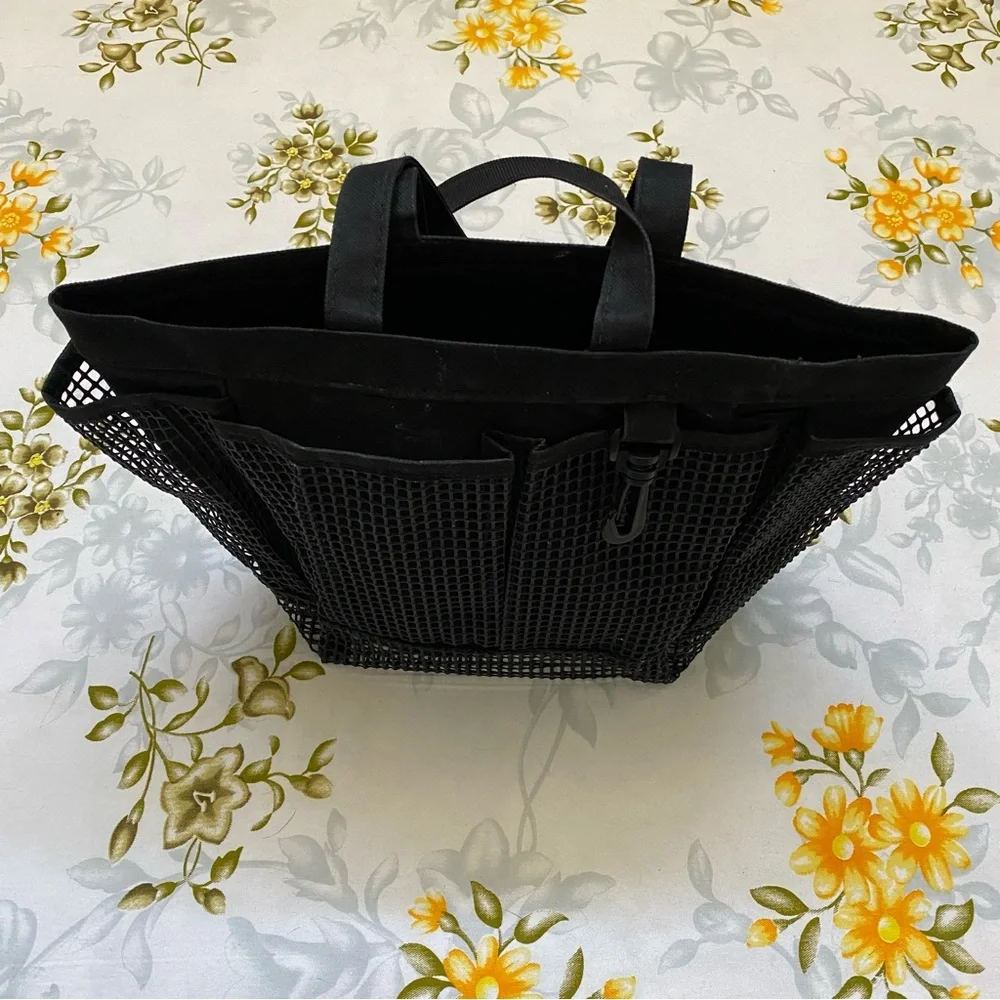 N/A black mesh