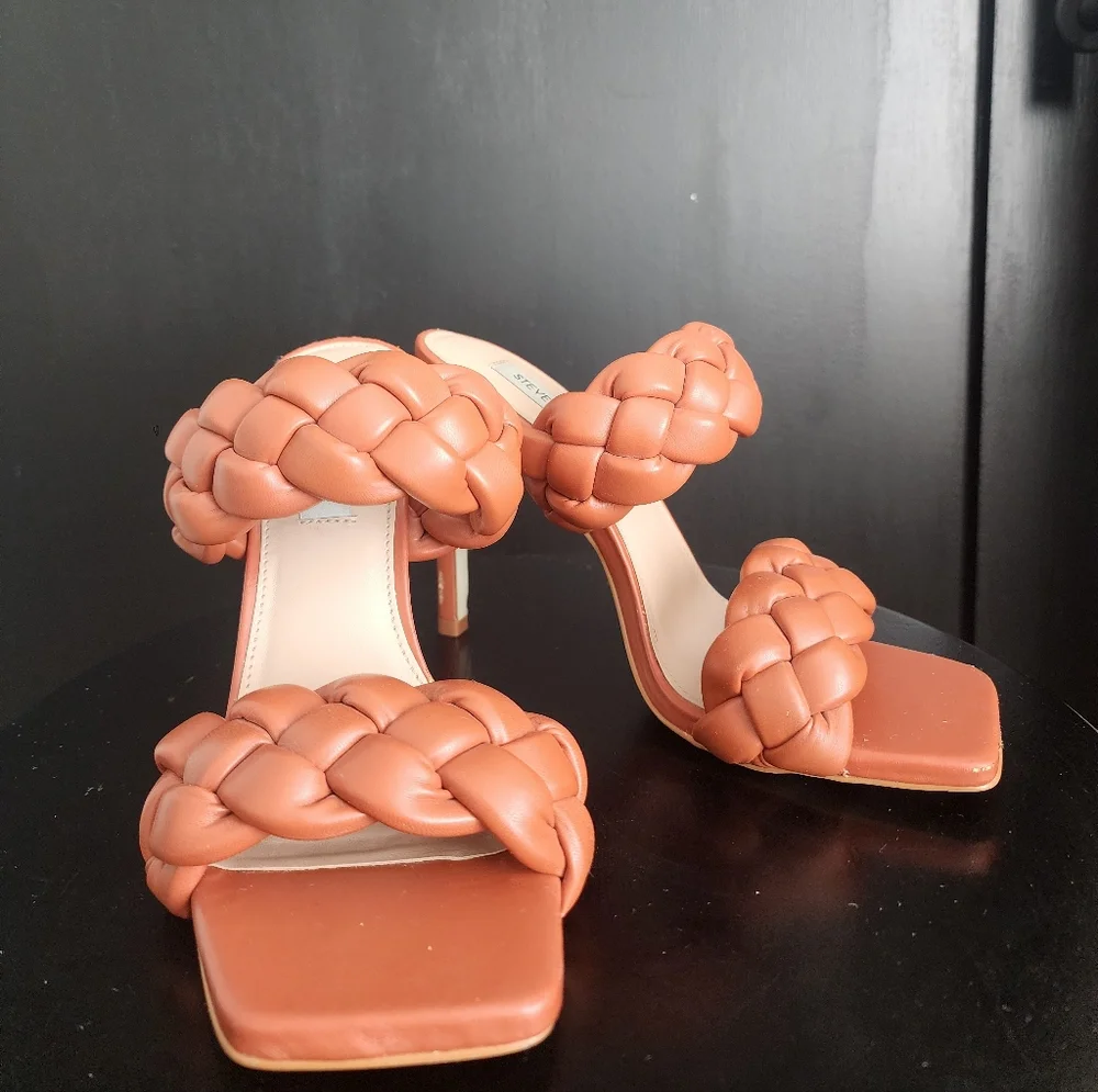 Steve Madden make statement