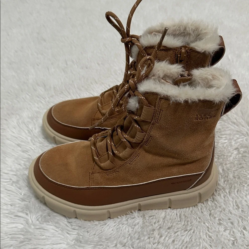 🎒 Sorel Waterproof Ankle Boots