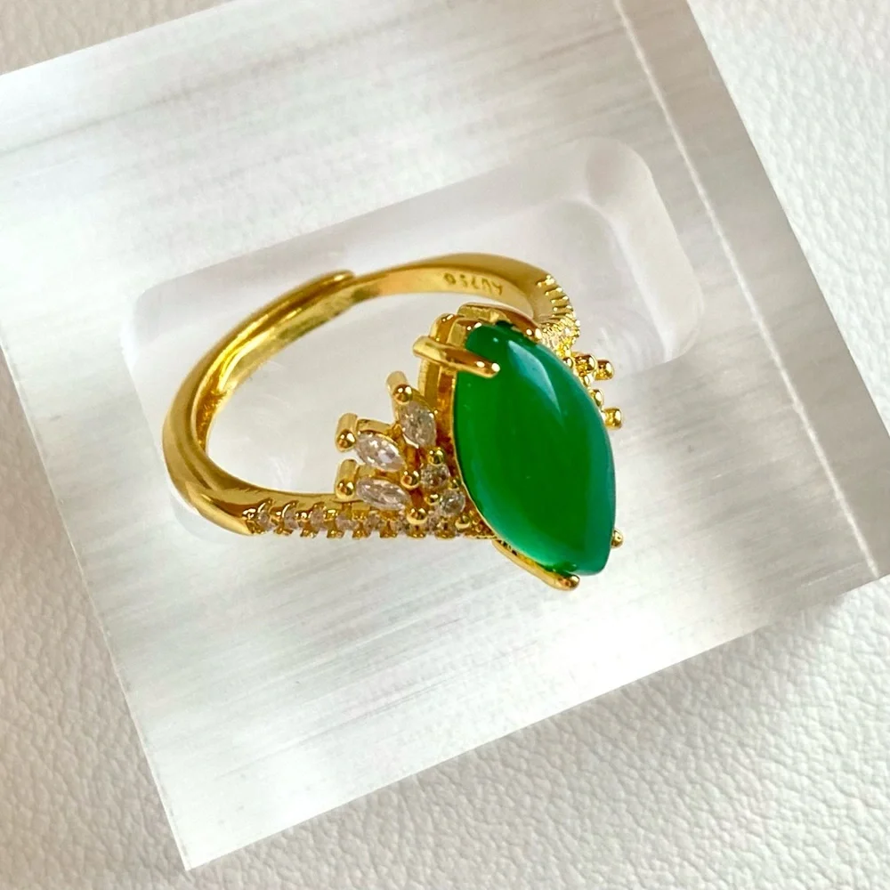 N/A elegant gold