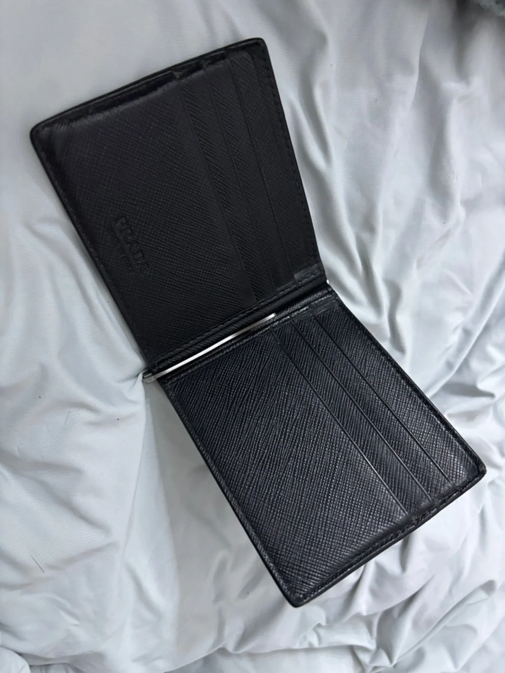 Prada excellent compact