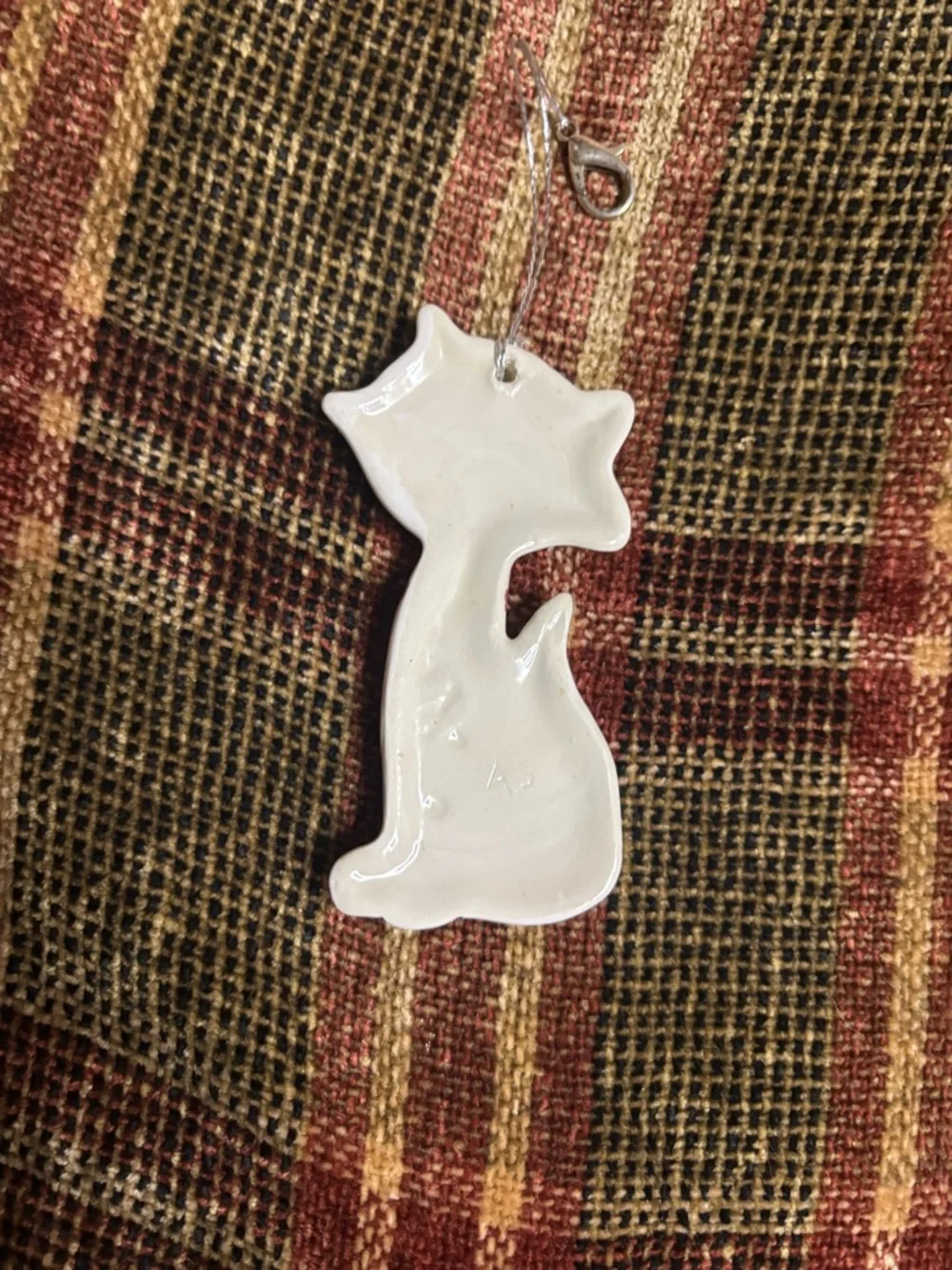 N/A charming white